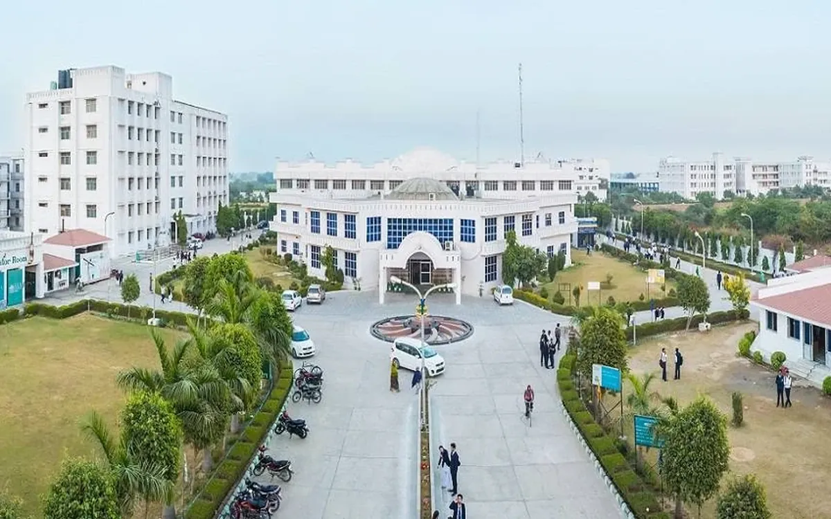 GLA University - Online campus building